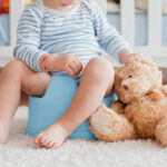 ¿Cuándo entrenar a tu pequeño para ir al baño?
